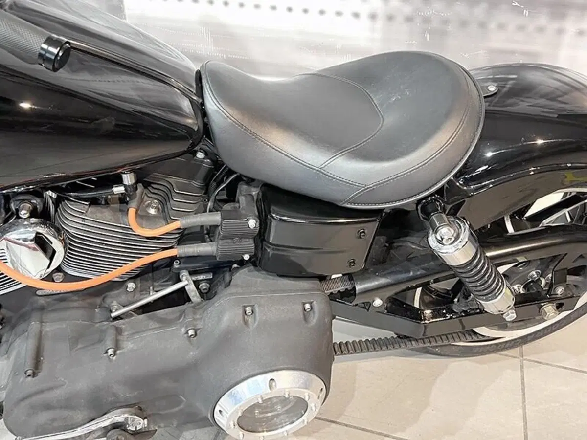 Harley-Davidson 1584 Street Bob (2007) - FXDB (3)