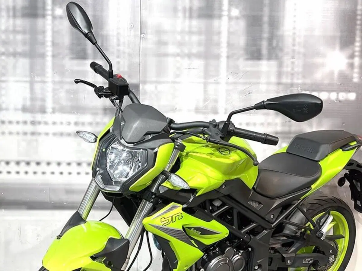 Benelli BN 125 (2021 - 25) (4)
