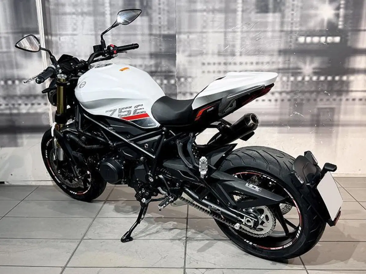 Benelli 752 S (2022 - 25) (2)