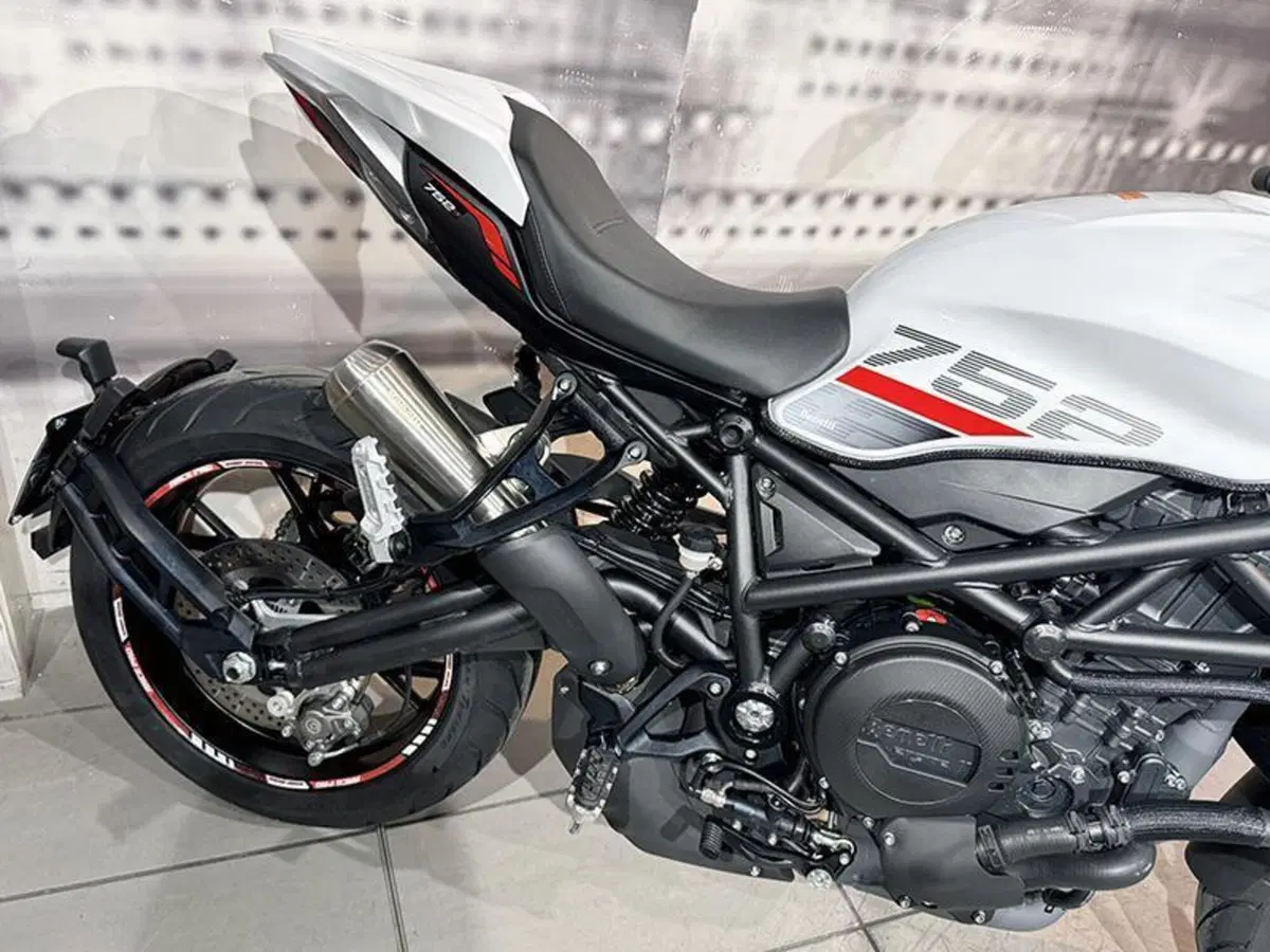 Benelli 752 S (2022 - 25) (4)