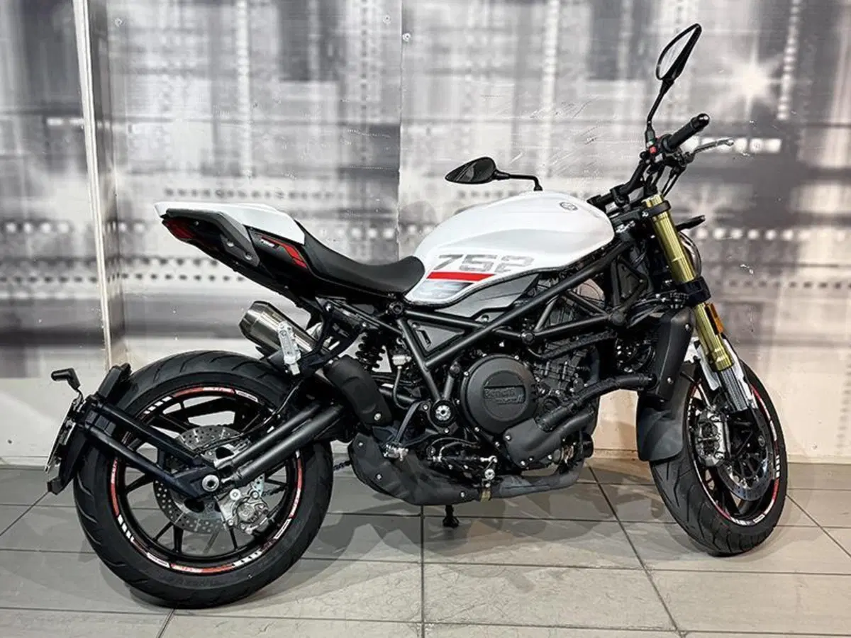 Benelli 752 S (2022 - 25) (8)