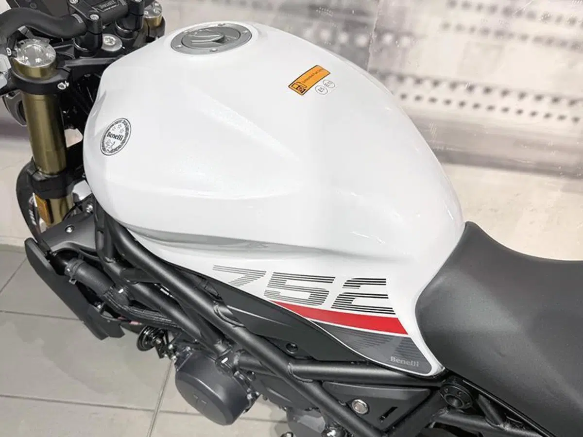 Benelli 752 S (2022 - 25) (9)