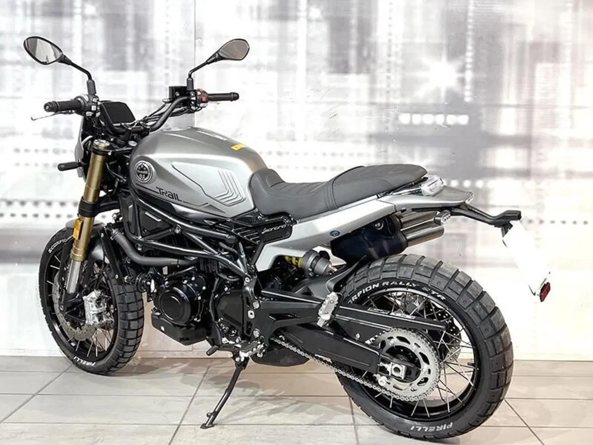 Benelli Leoncino 800 (2022 - 26) (2)