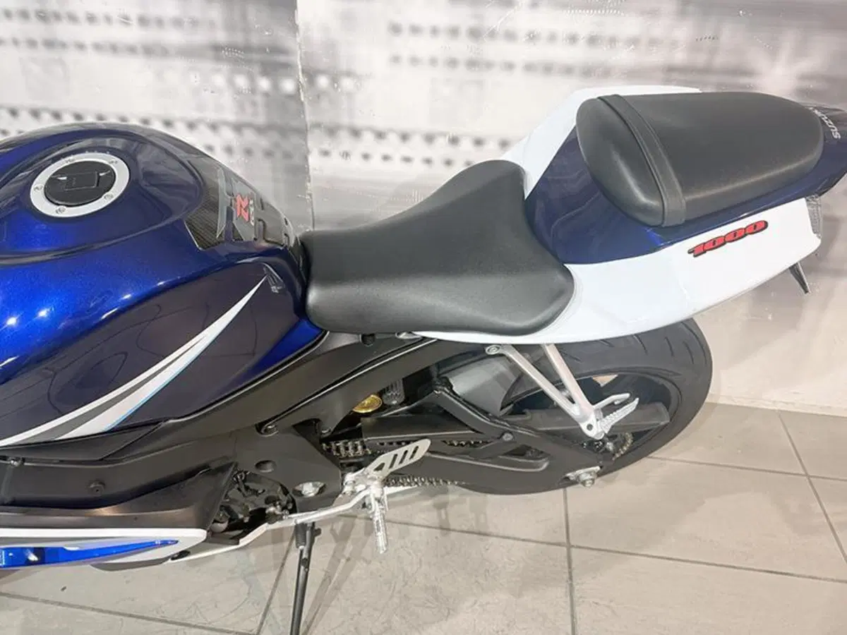 Suzuki GSX-R1000 (2005 - 06) (3)
