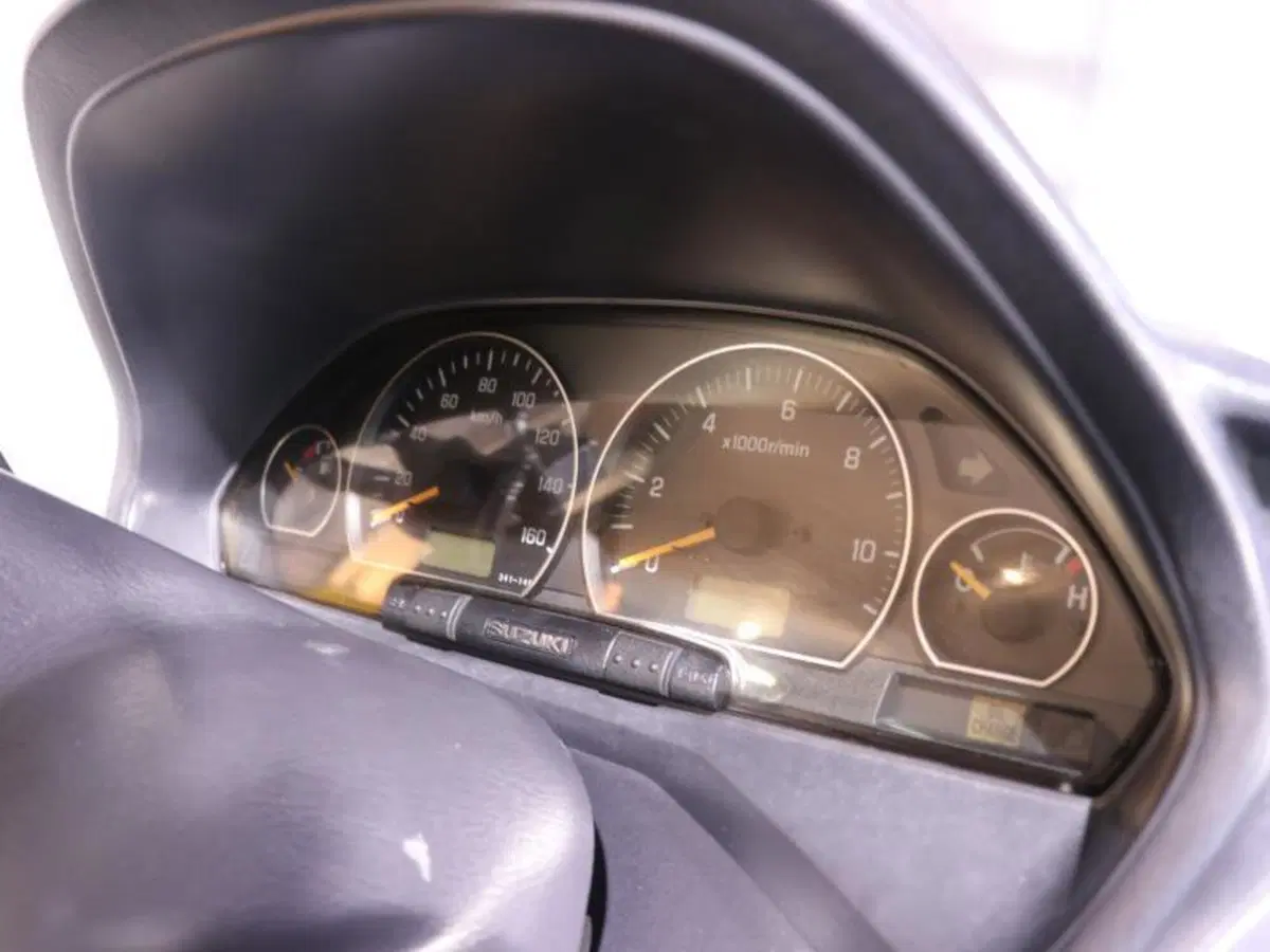 Suzuki Burgman AN 400 i.e. (2004 - 05) (6)