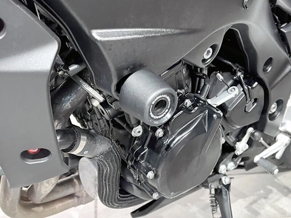 Suzuki GSR 600 (2006 - 11) (3)