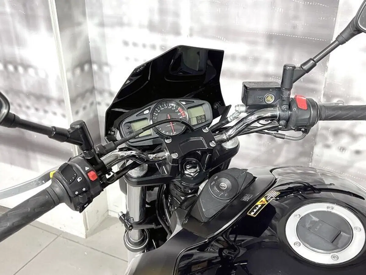 Suzuki GSR 600 (2006 - 11) (6)