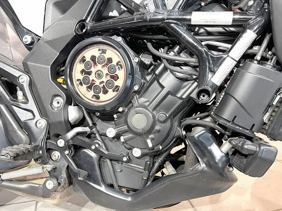MV Agusta Turismo Veloce 800 Lusso SCS (2017 - 20) (3)