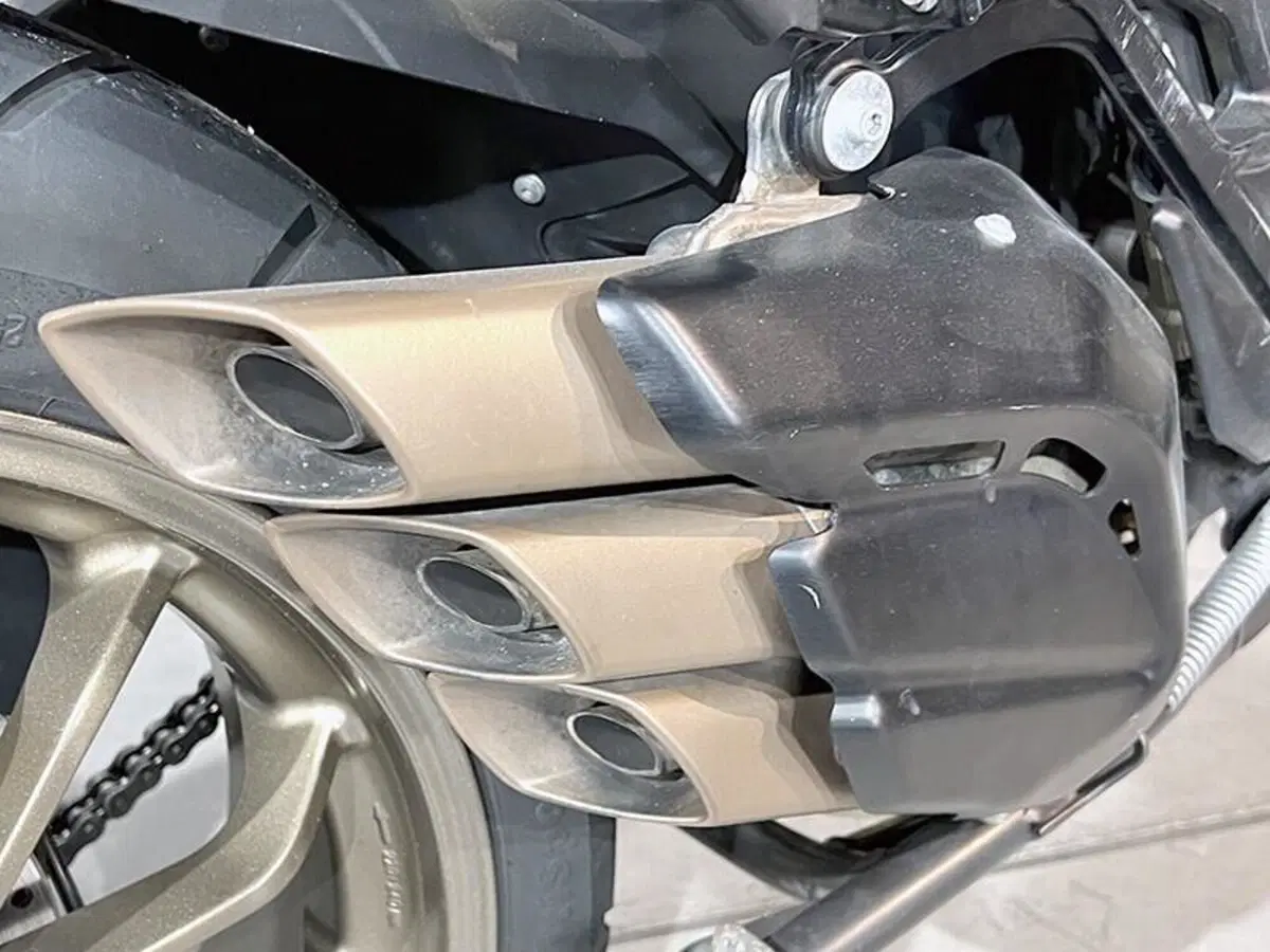 MV Agusta Turismo Veloce 800 Lusso SCS (2017 - 20) (4)