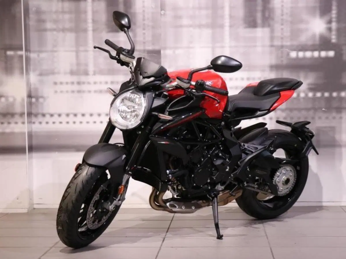 MV Agusta Brutale 800 Rosso (2021 - 23) (2)