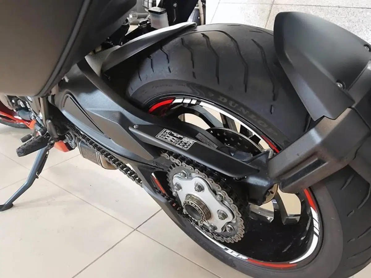 MV Agusta Turismo Veloce 800 Rosso (2021 - 23) (5)