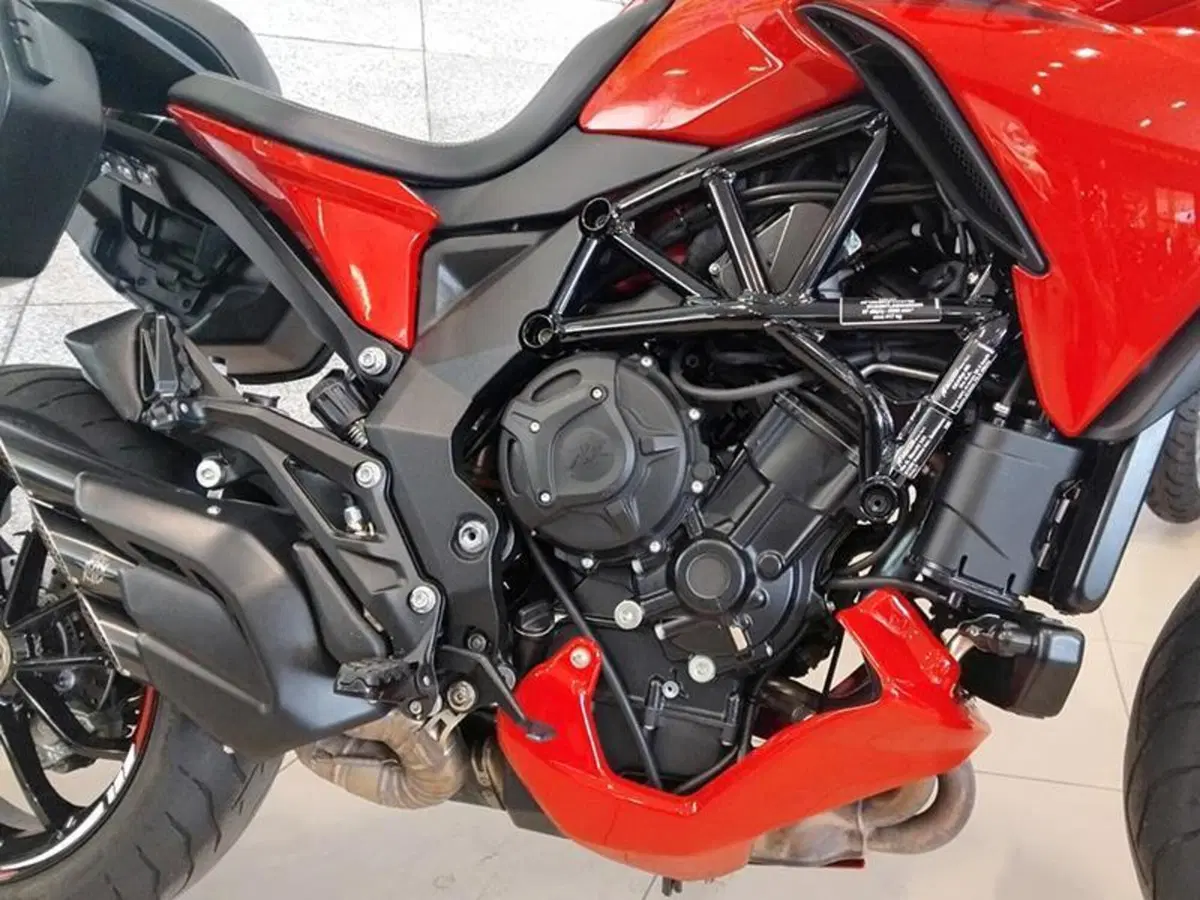 MV Agusta Turismo Veloce 800 Rosso (2021 - 23) (9)