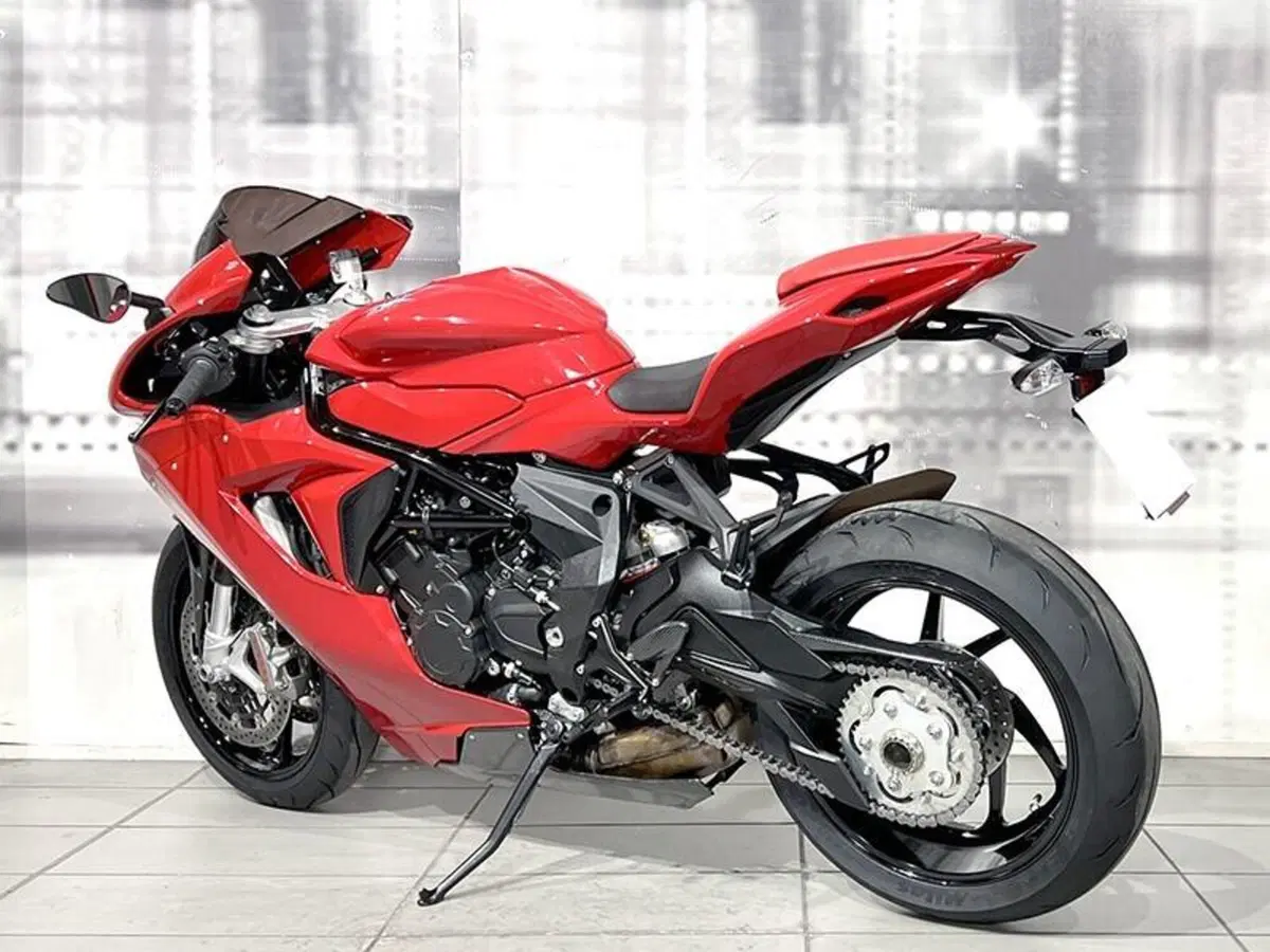 MV Agusta F3 800 Rosso (2021 - 23) (2)