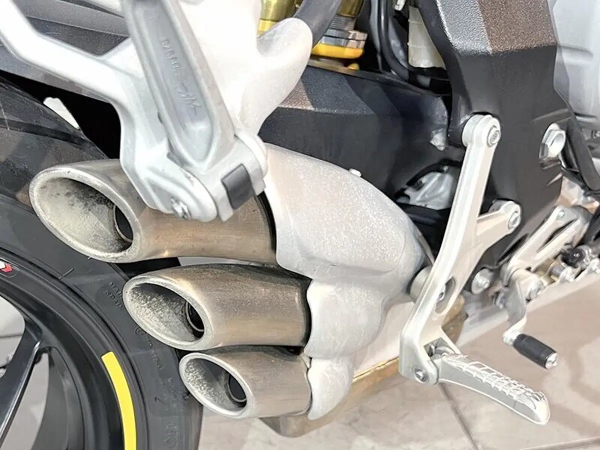 MV Agusta Brutale 800 (2012 - 15) (4)