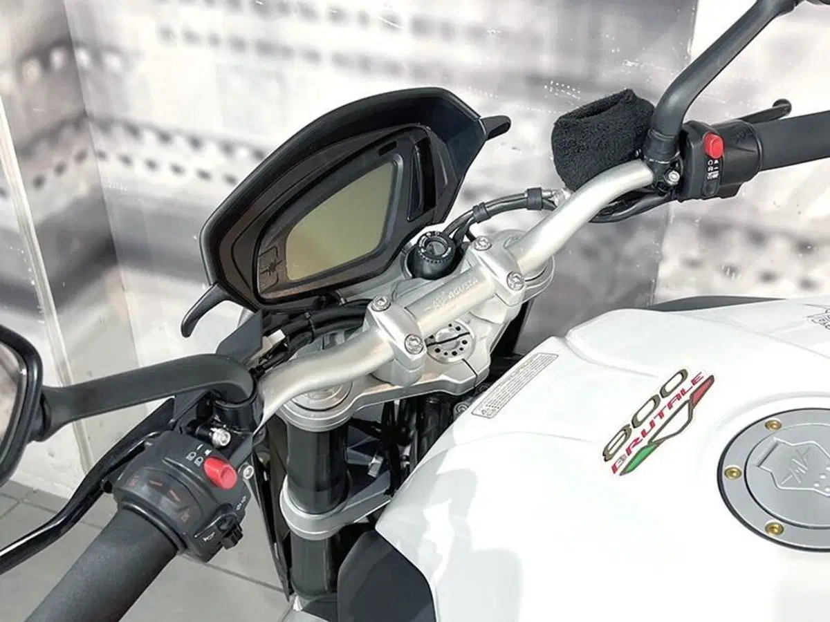 MV Agusta Brutale 800 (2012 - 15) (6)