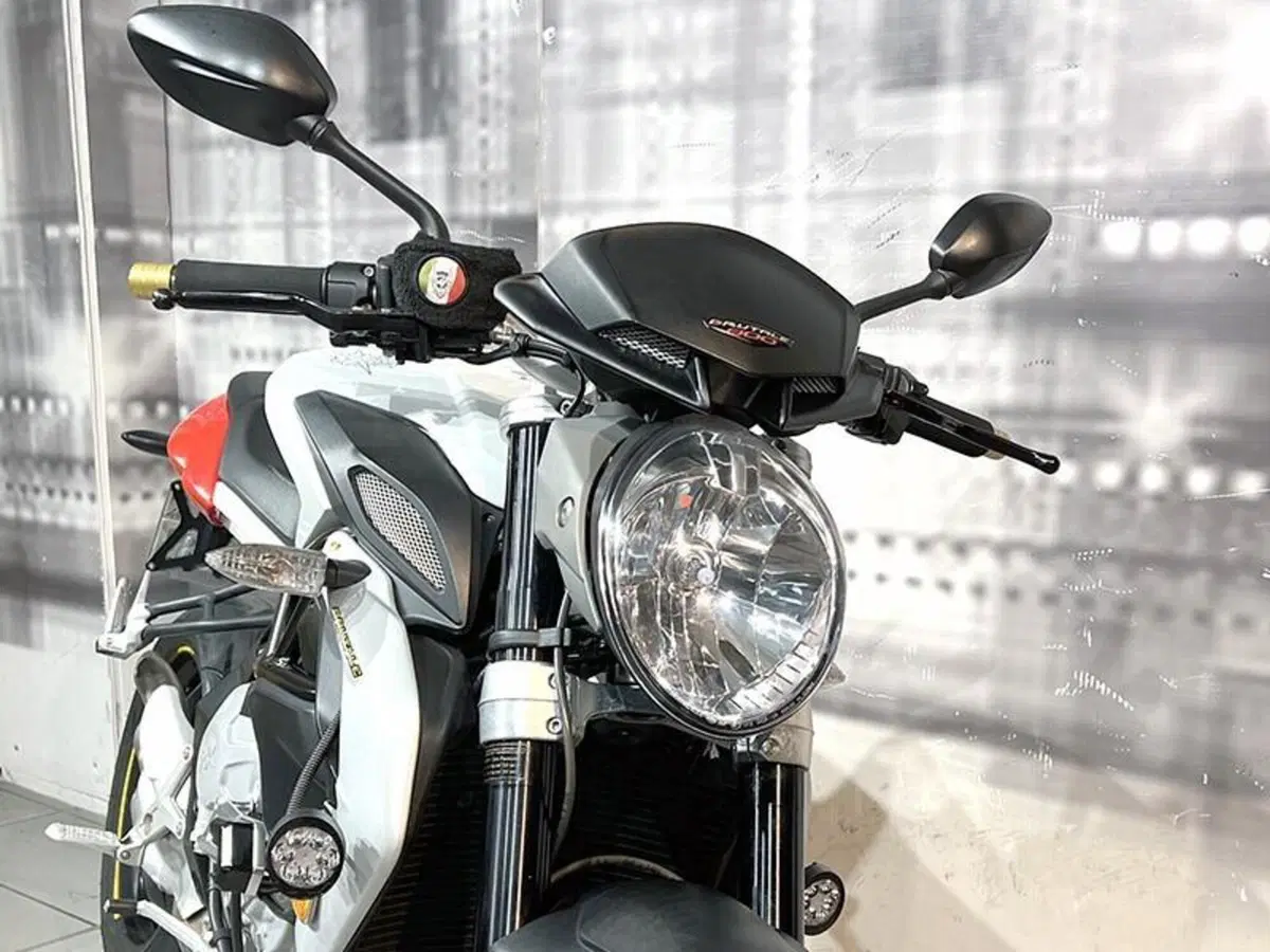 MV Agusta Brutale 800 (2012 - 15) (9)