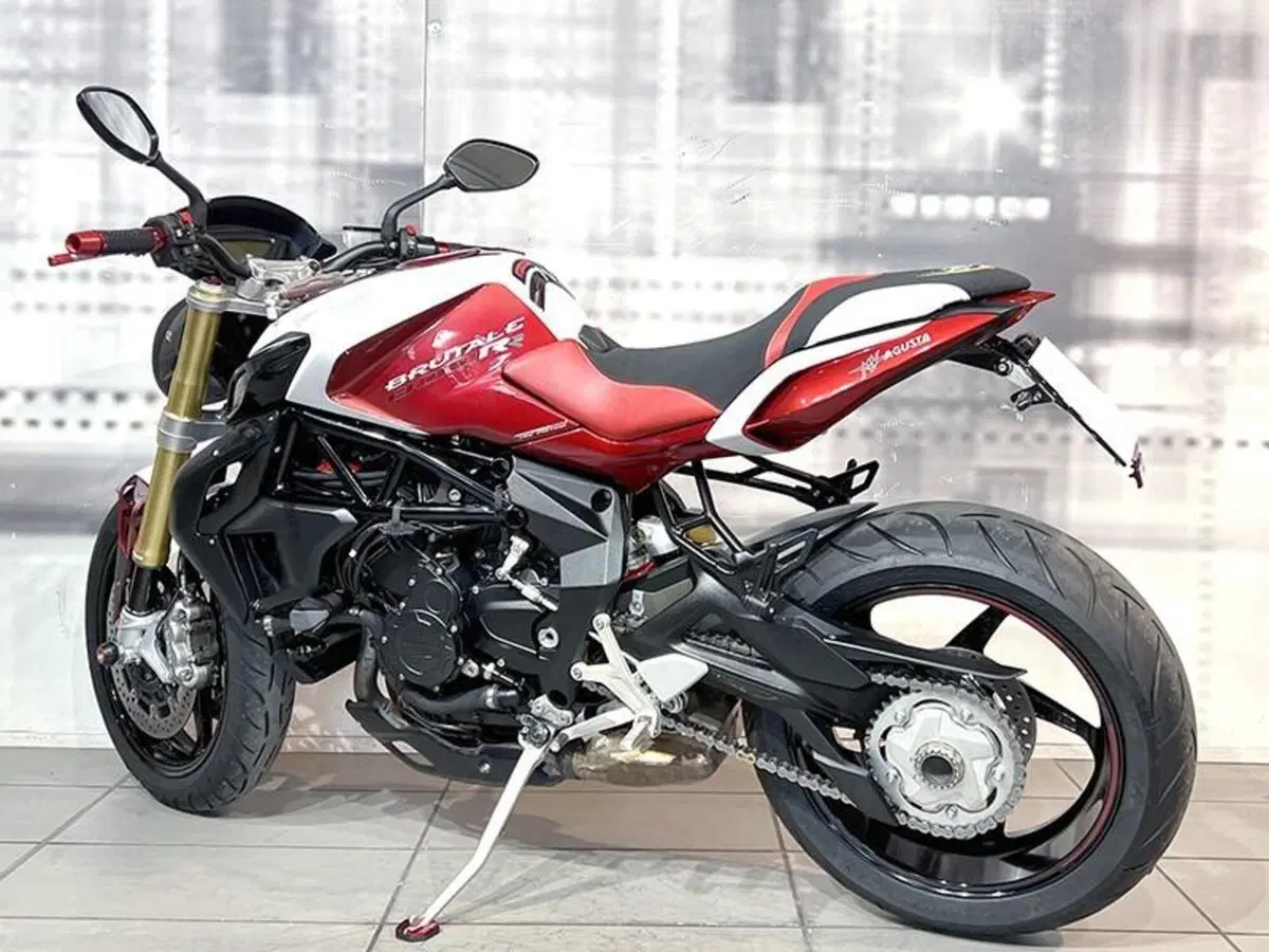 MV Agusta Brutale 800 (2012 - 15) (2)