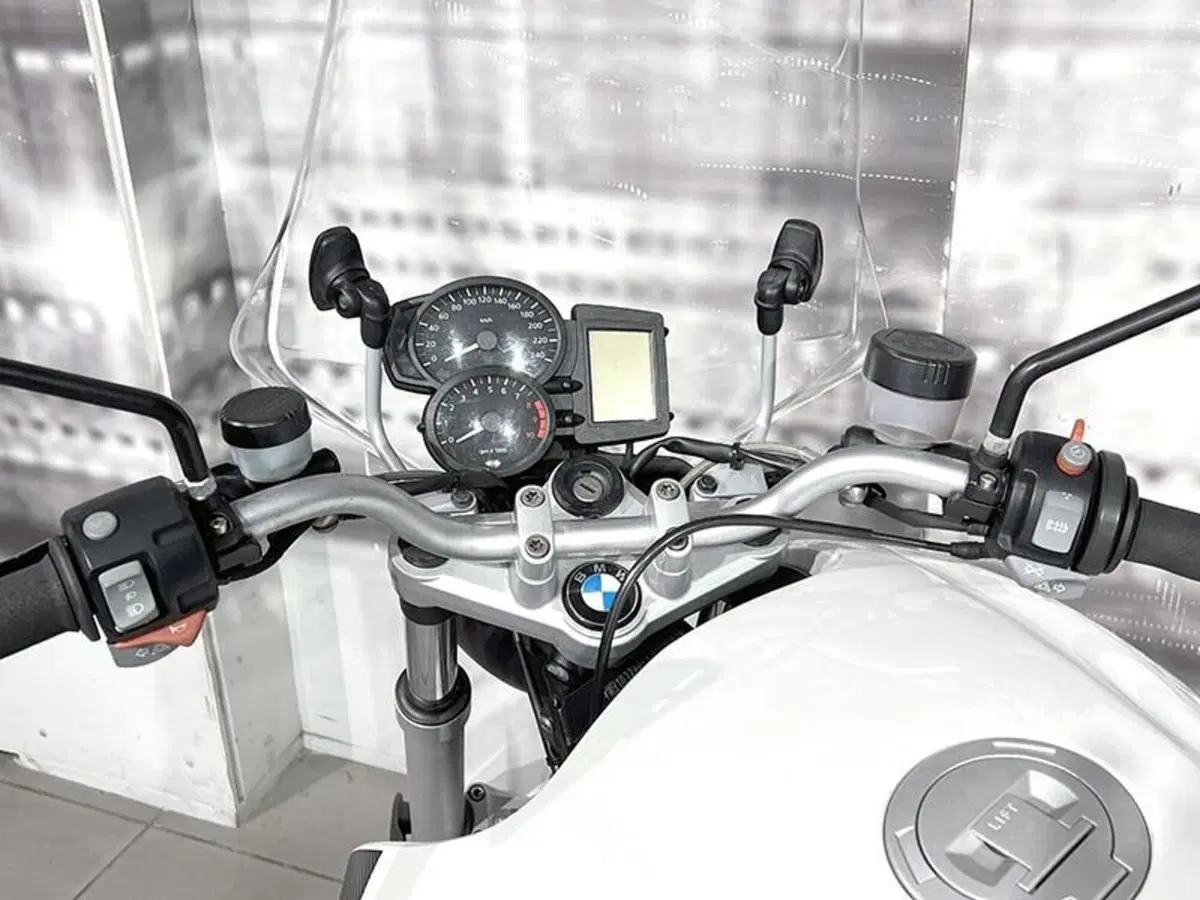 Bmw R 1200 R (2006 - 11) (6)