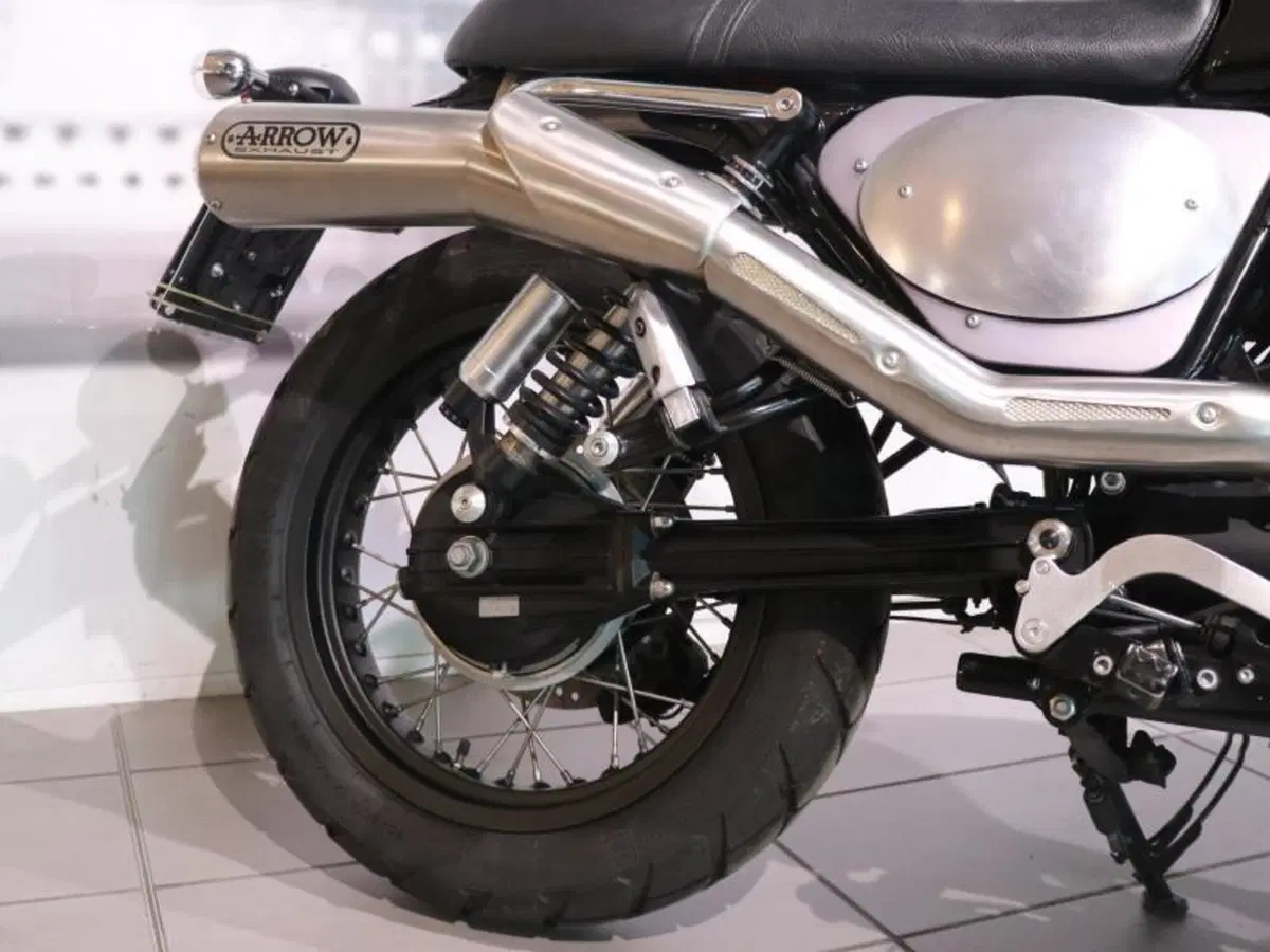 Moto Guzzi V7 II Racer (2015 - 17) (4)