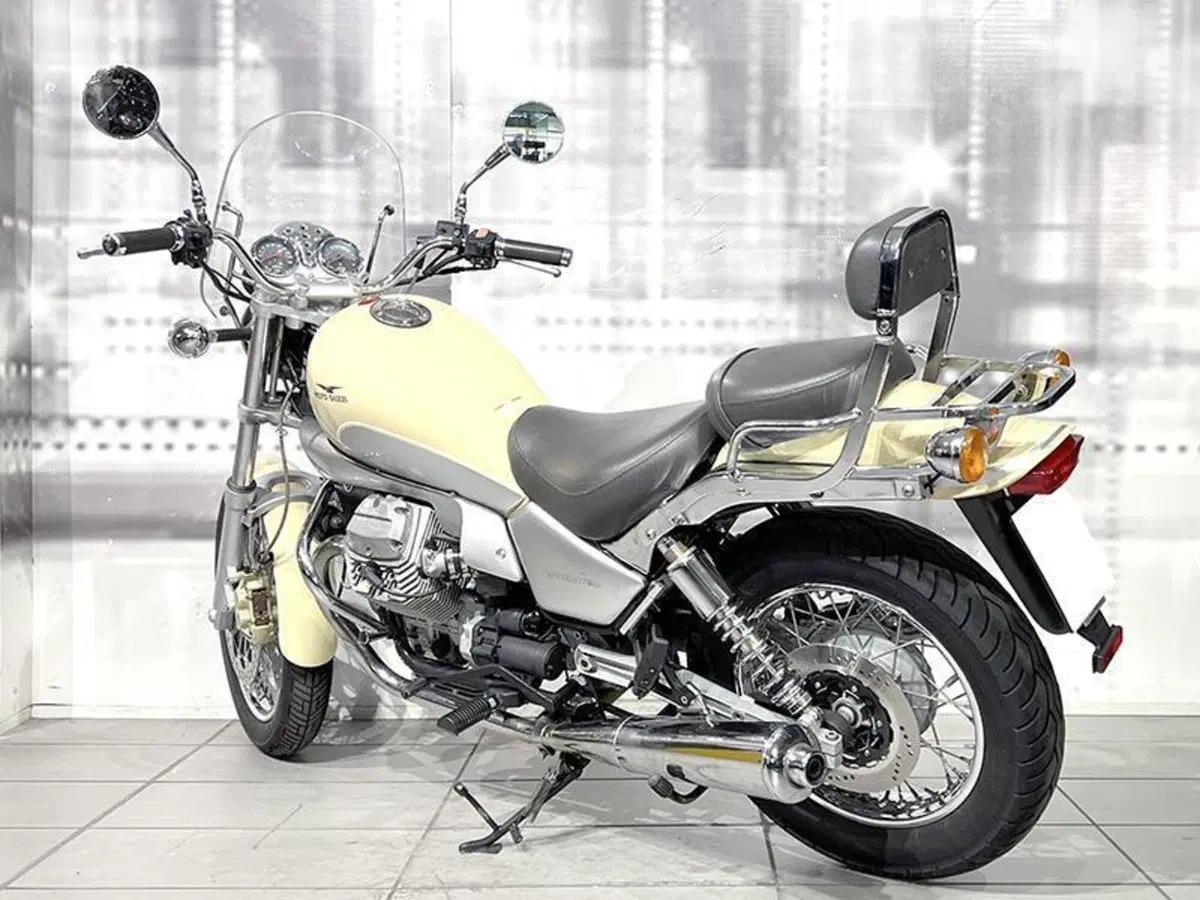 Moto Guzzi Nevada 750 Club (2002 - 06) (2)