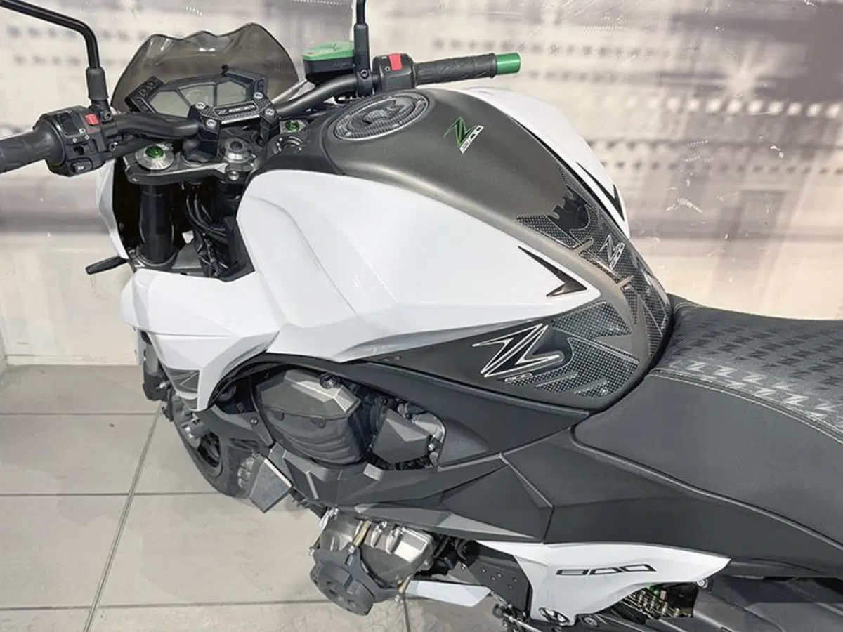 Kawasaki Z 800 ABS (2012 - 16) (3)
