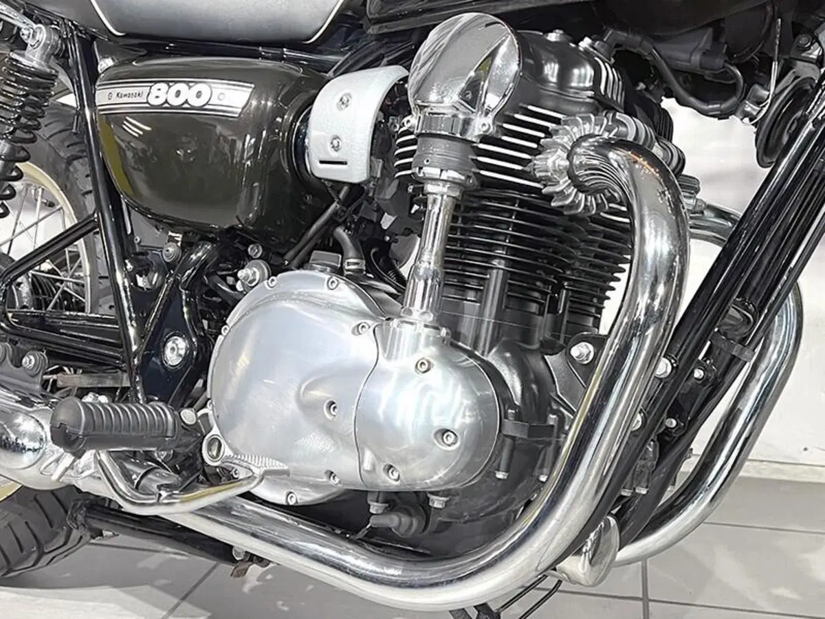 Kawasaki W 800 (2010 - 17) (3)