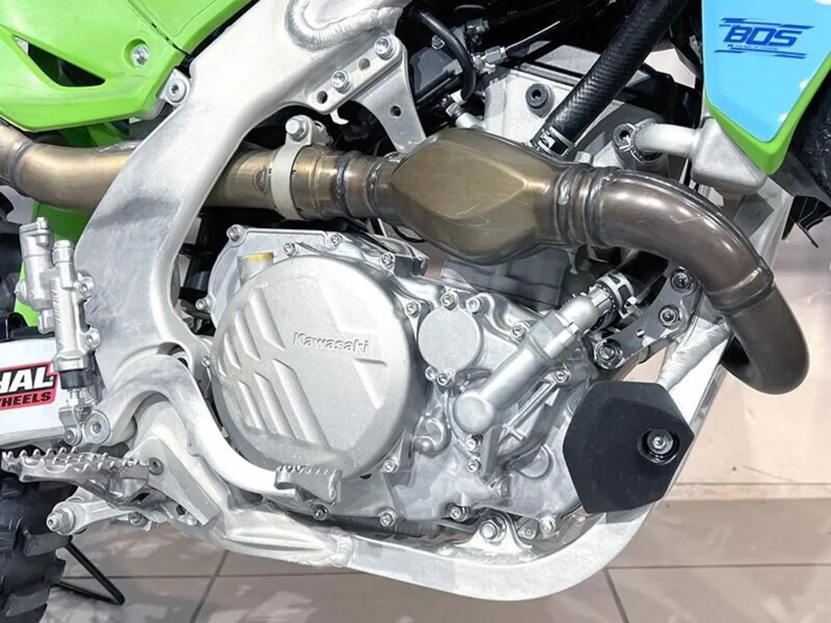 Kawasaki KX250 (2025) (5)