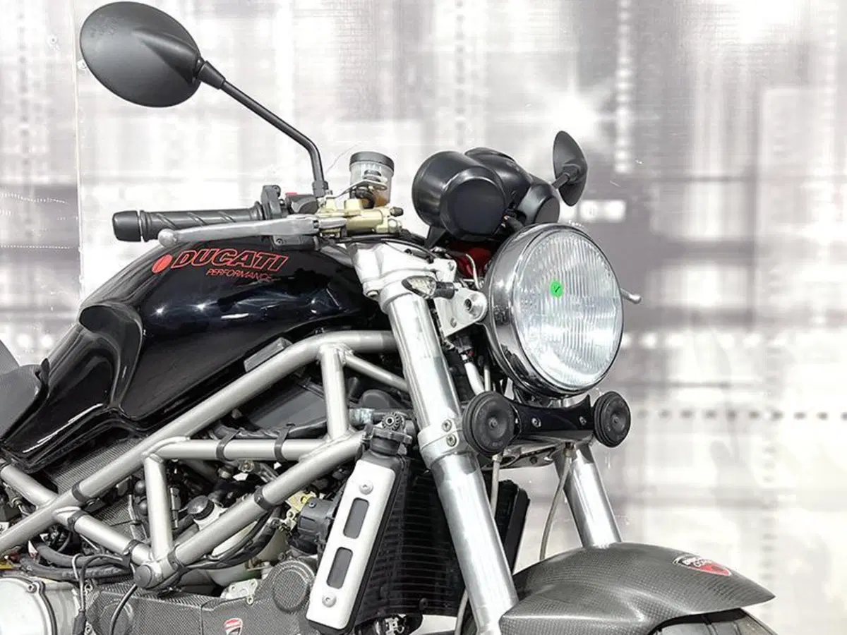 Ducati Monster S4 (2001 - 03) (9)
