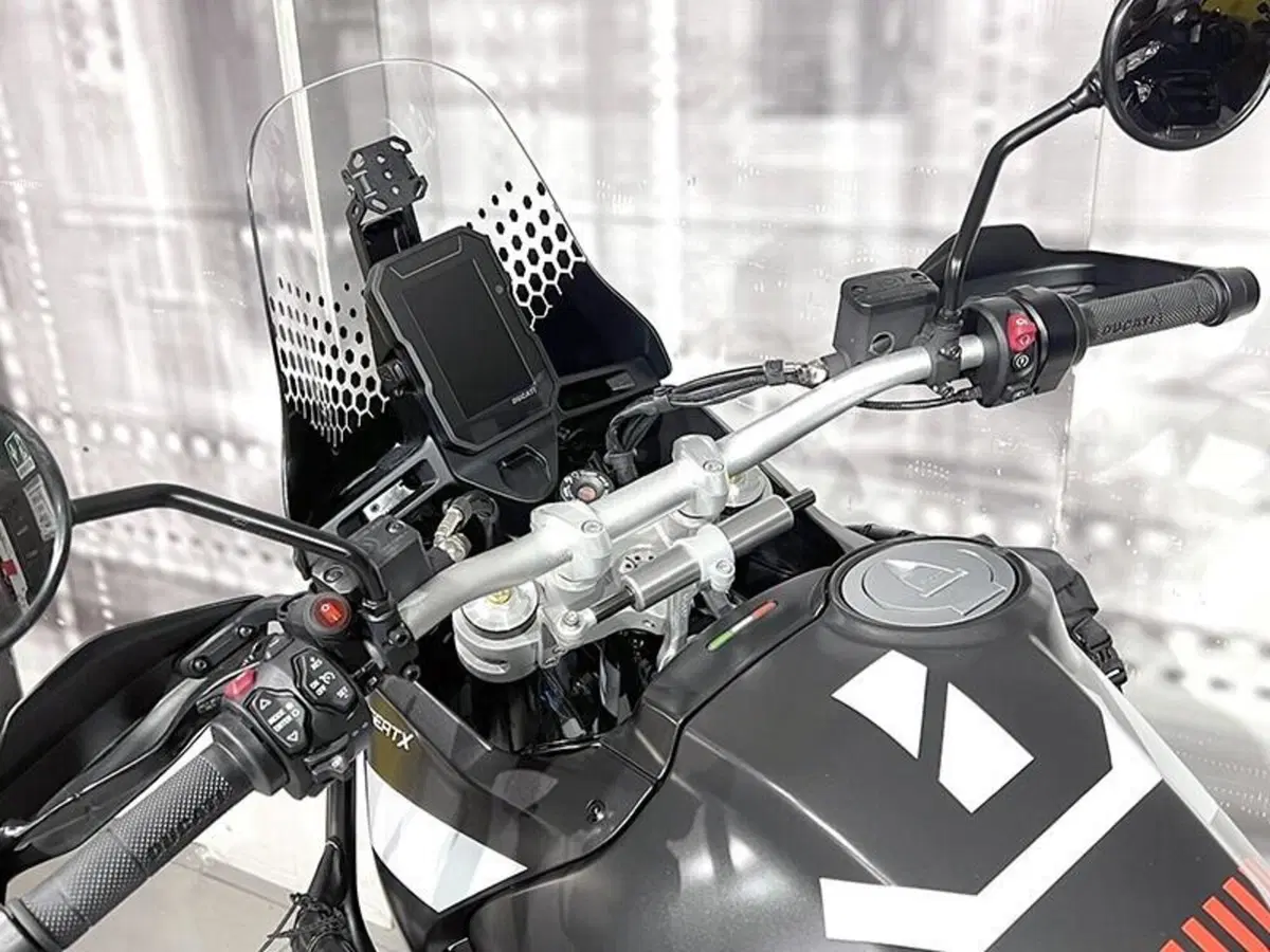 Ducati DesertX (2022 - 25) (6)