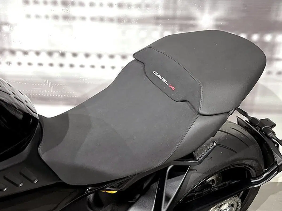 Ducati Diavel V4 (2023 - 26) (5)