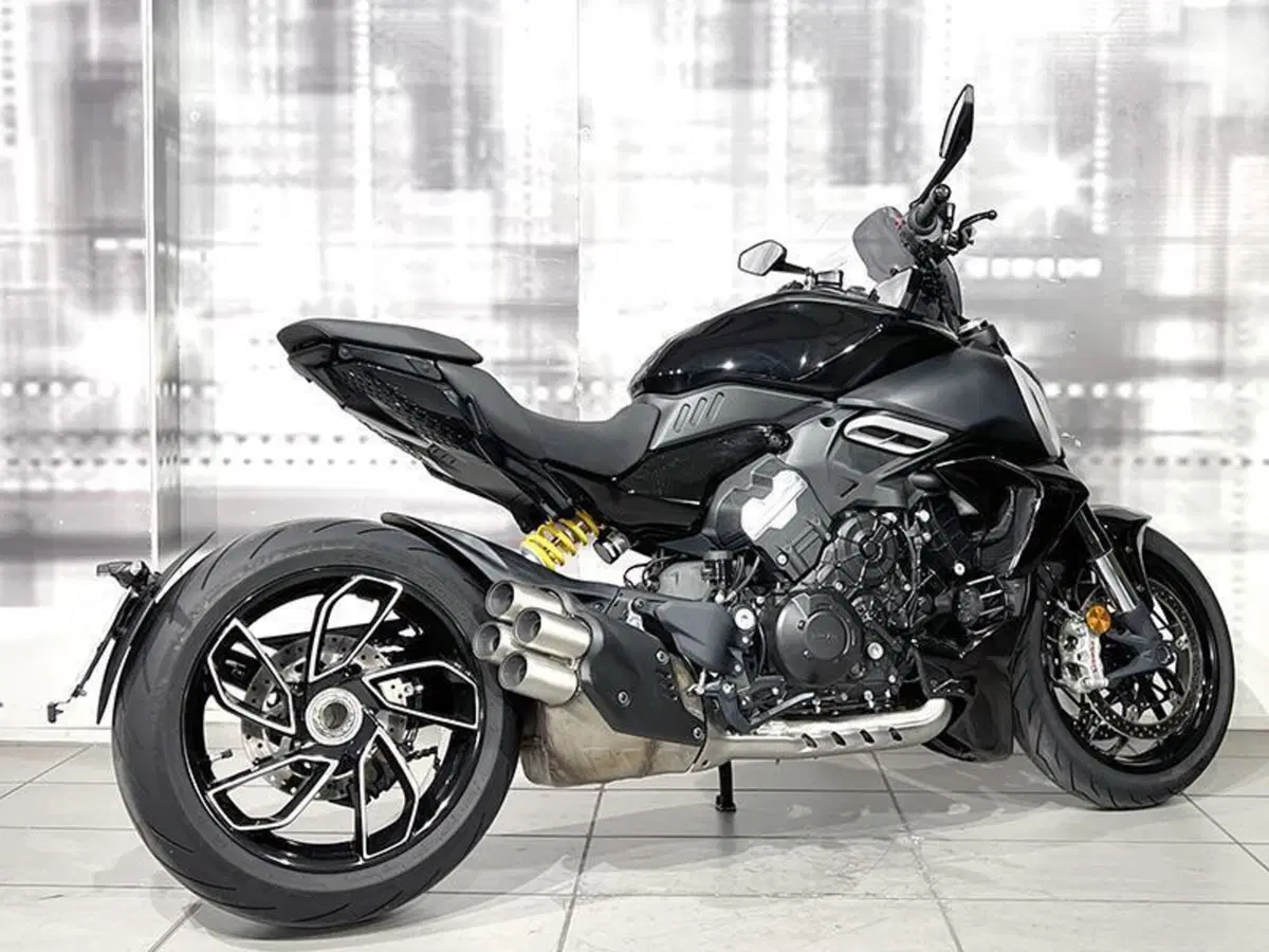 Ducati Diavel V4 (2023 - 26) (8)