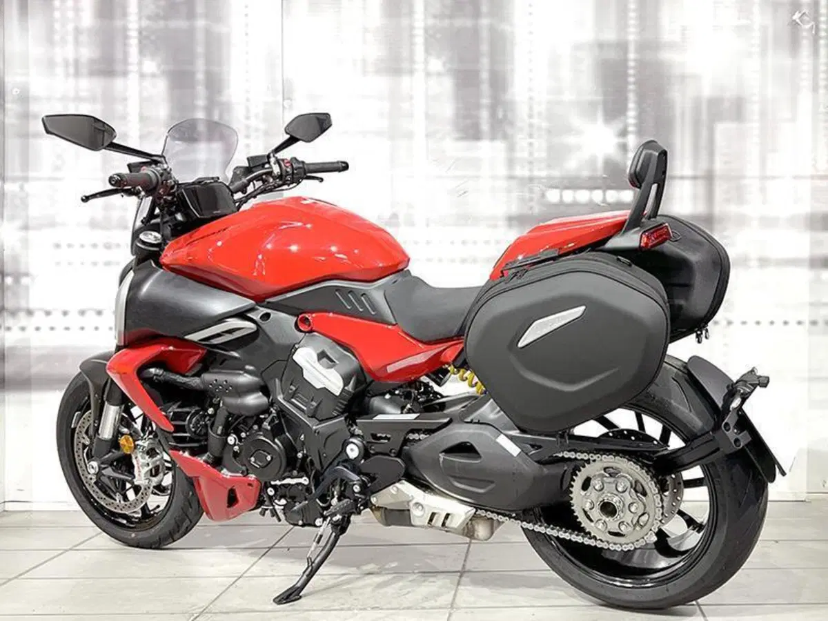 Ducati Diavel V4 (2023 - 26) (2)