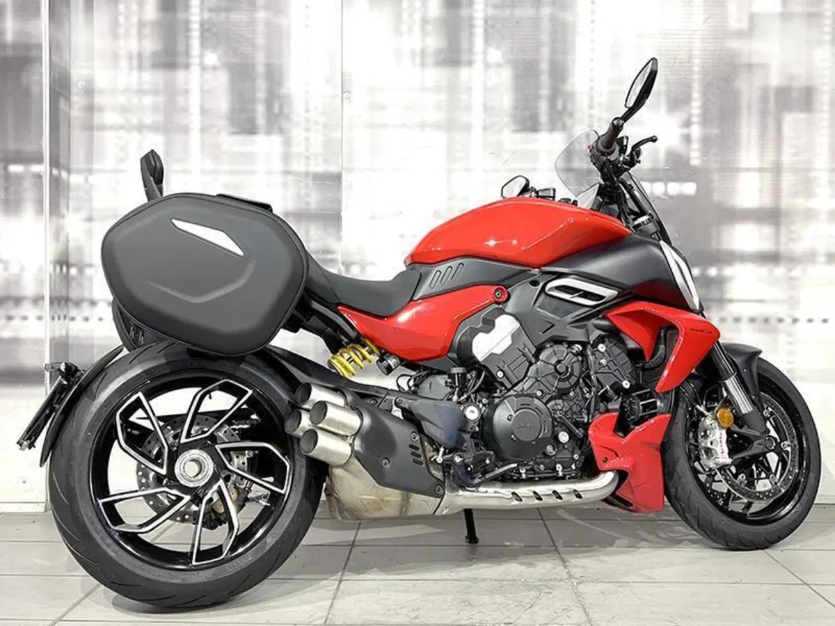 Ducati Diavel V4 (2023 - 26) (8)