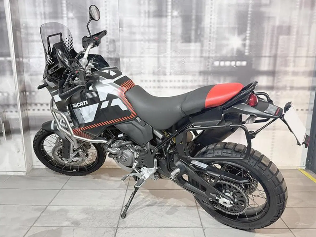 Ducati DesertX (2022 - 25) (2)