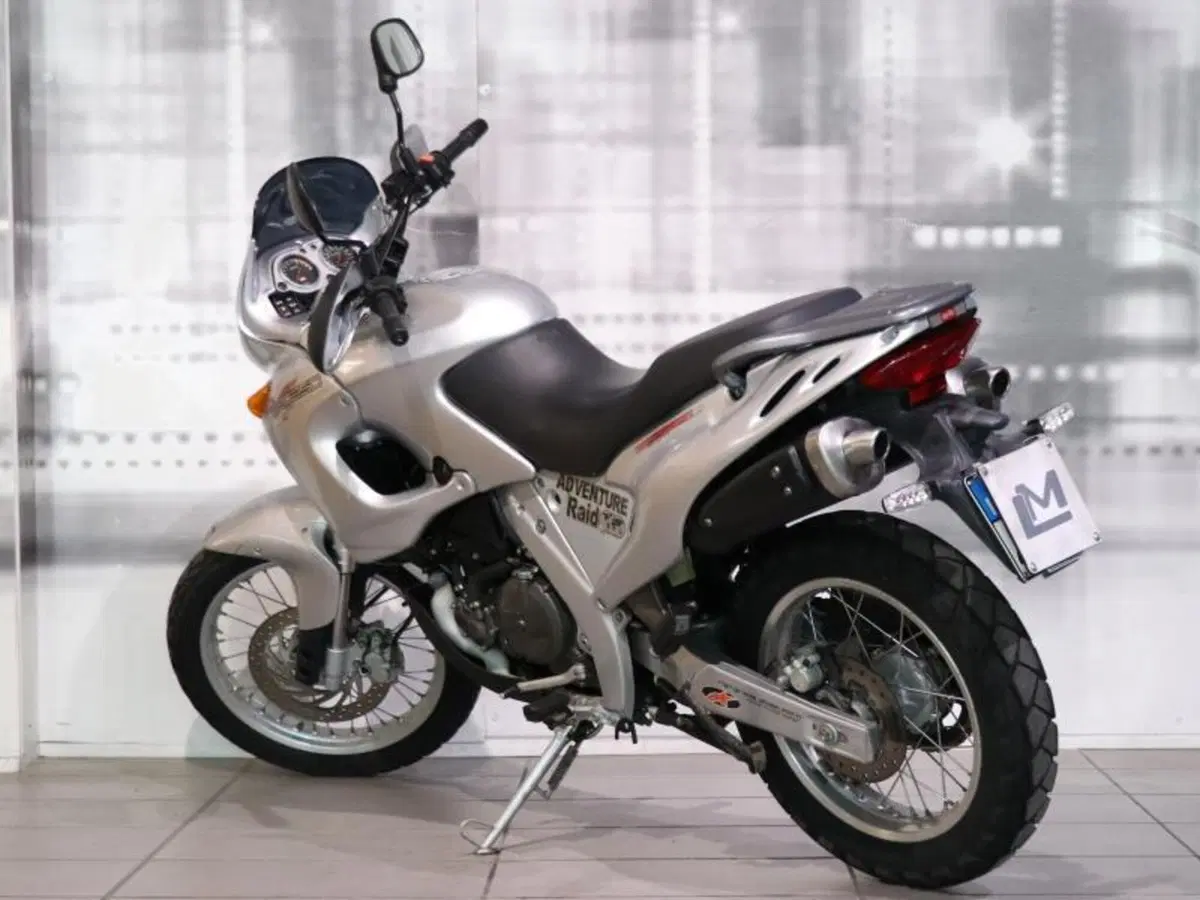 Aprilia Pegaso 650 (1997 - 00) (2)