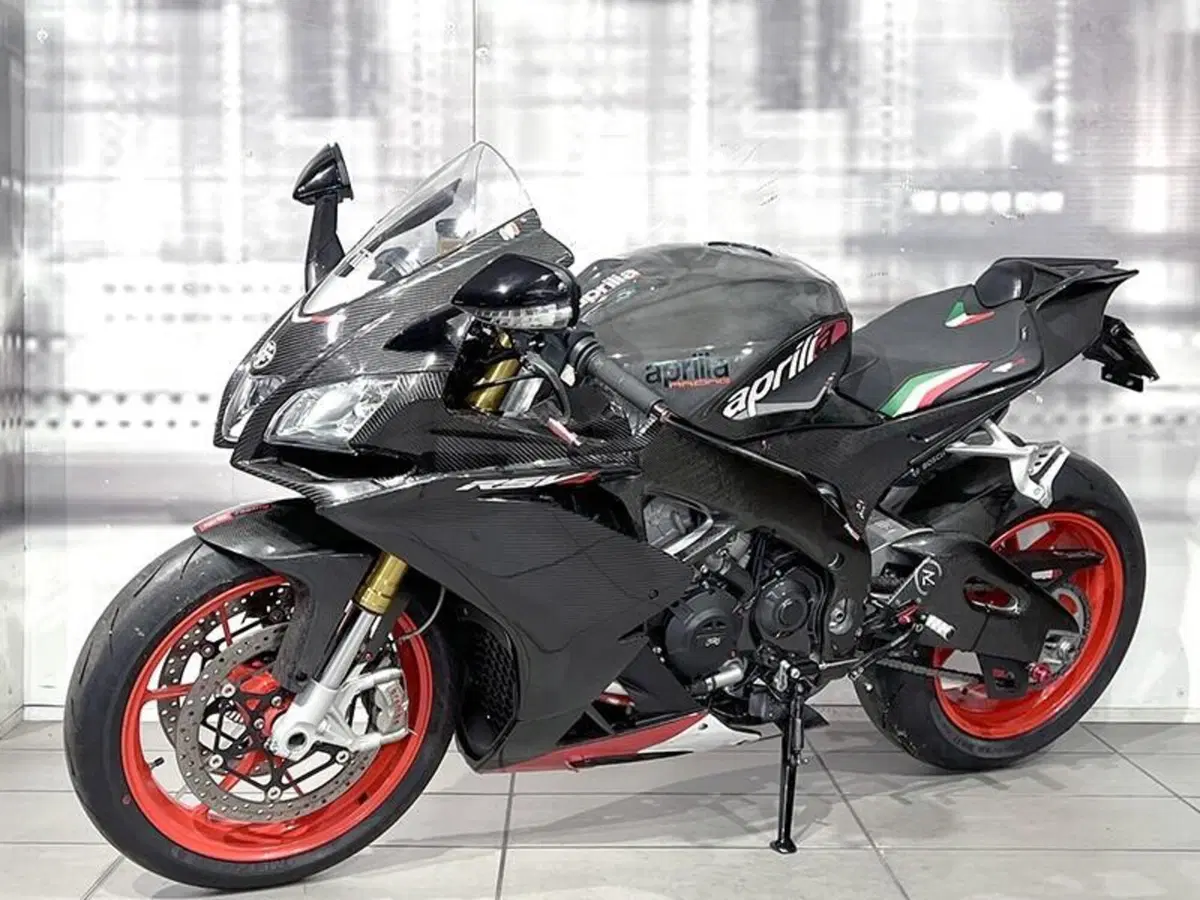 Aprilia RSV4 RR (2017 - 18) (7)