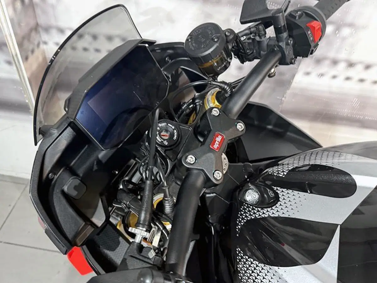 Aprilia Tuono V4 (2025 - 26) (6)