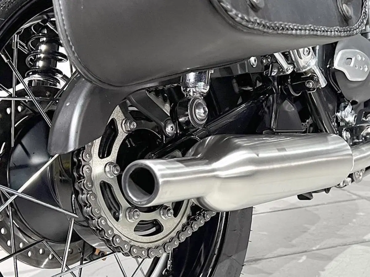 Triumph Bonneville Bobber TFC (2025) (5)