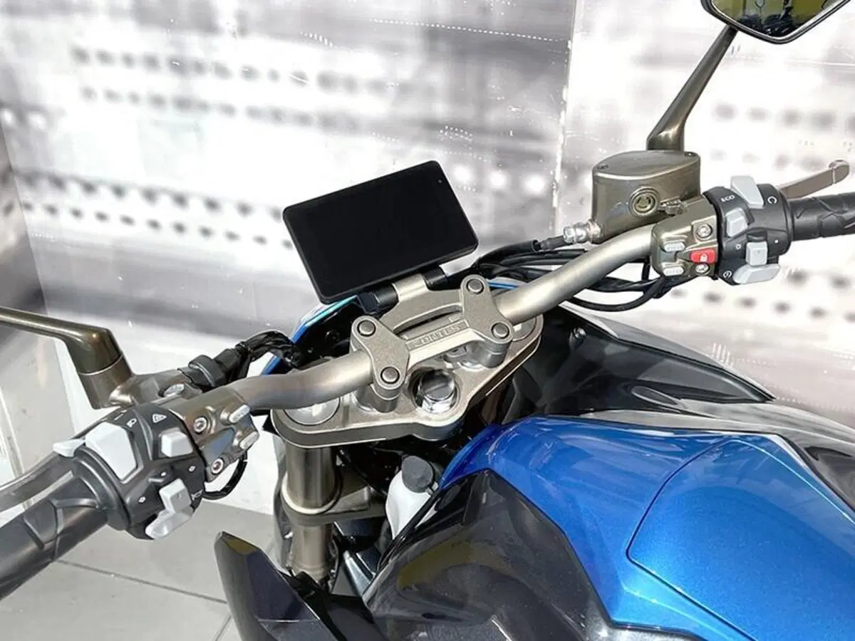 Zontes ZT310-R1 (2022 - 23) (5)