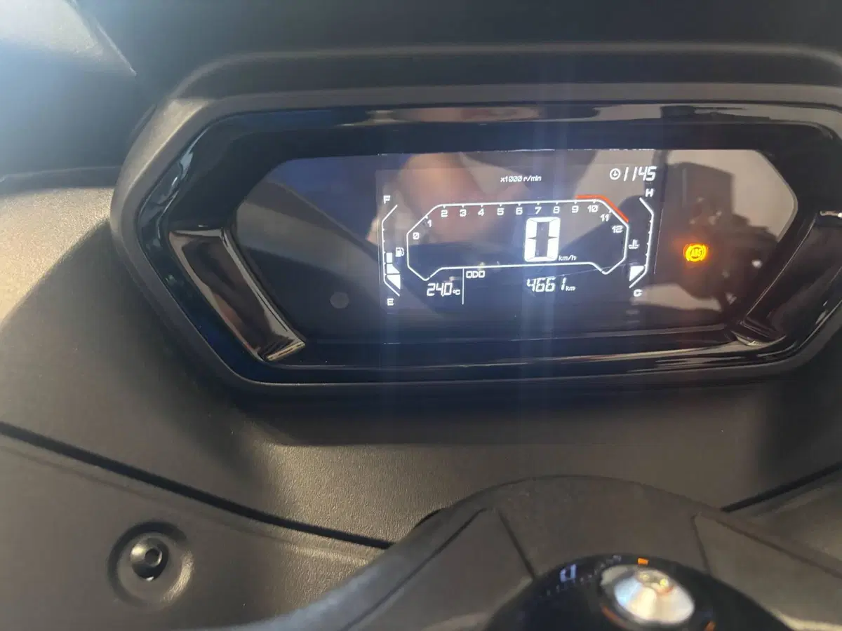 Yamaha X-Max 300 (2021 - 24) (4)