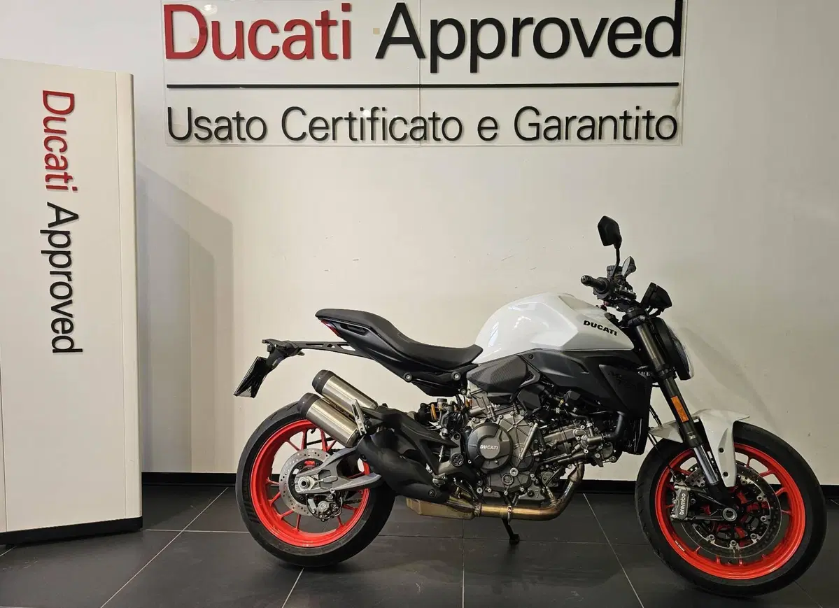 Ducati Monster 890 (2026)