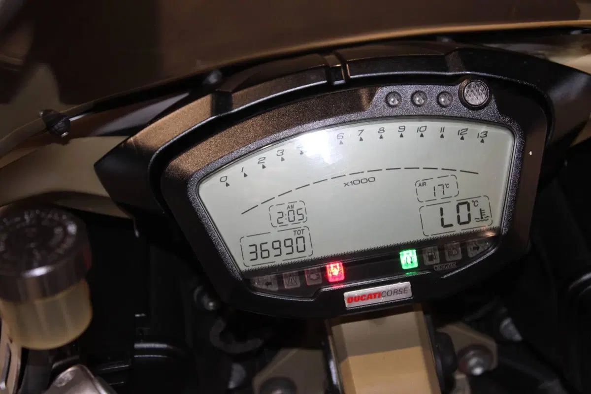 Ducati 848 (2007 - 13) (6)