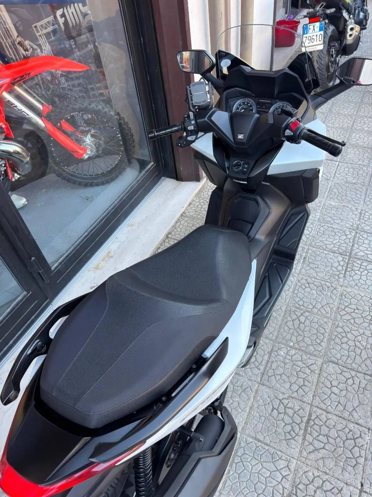 Honda Forza 350 (2022 - 24) (3)