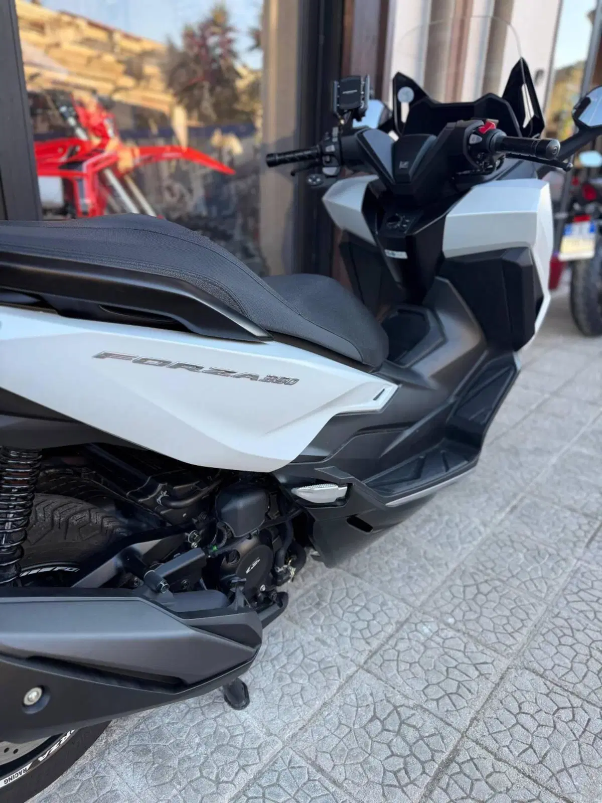 Honda Forza 350 (2022 - 24) (4)