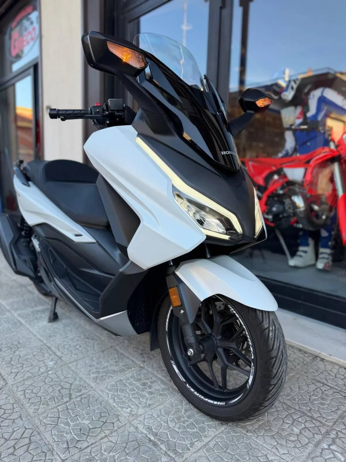 Honda Forza 350 (2022 - 24) (5)