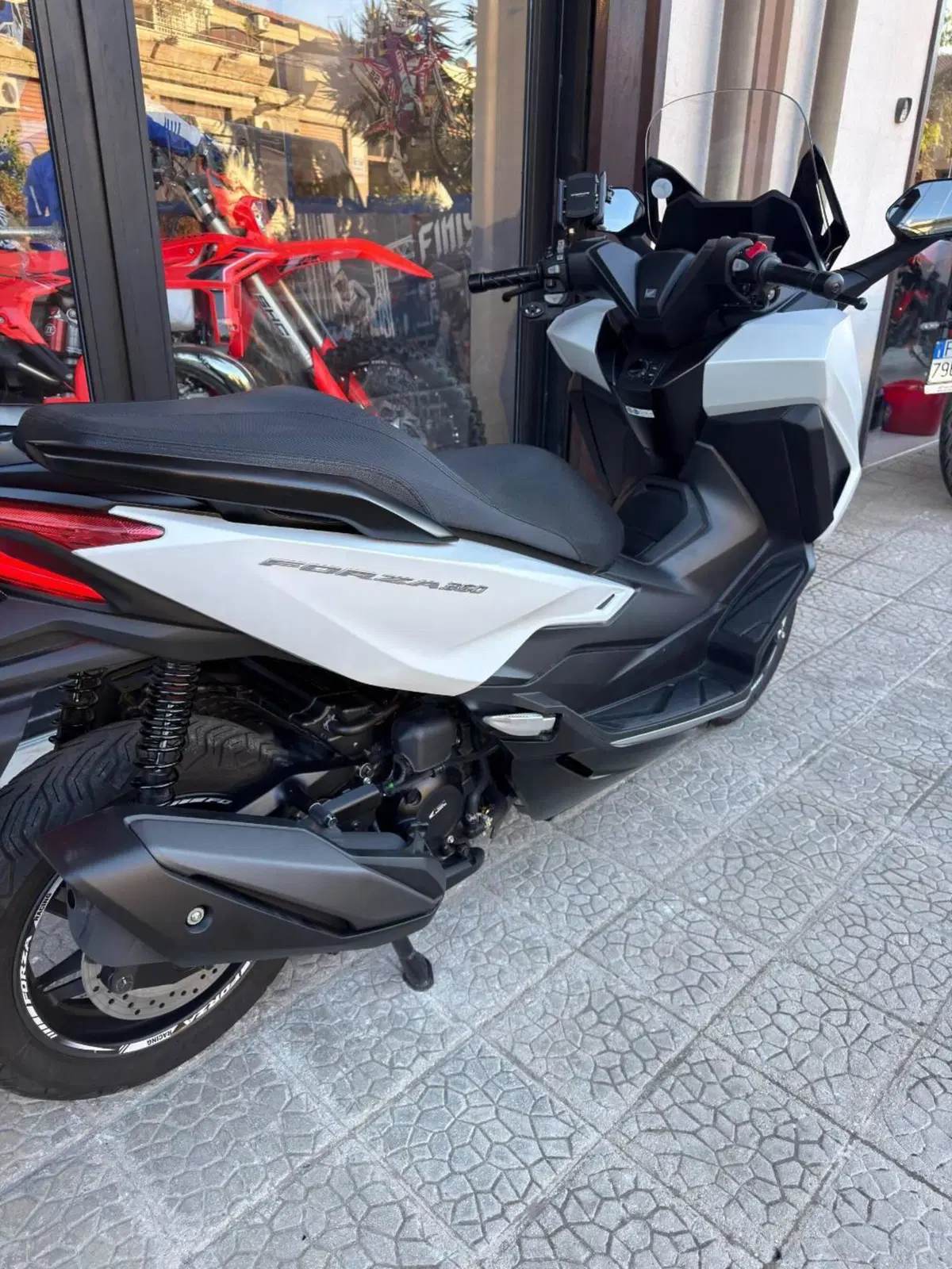Honda Forza 350 (2022 - 24) (7)
