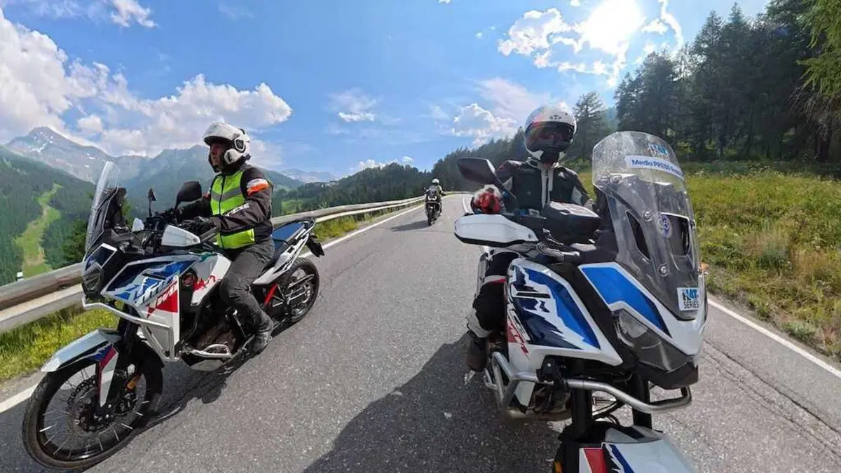 Record all’8° Adventour Fest di Sestriere: oltre 3.000 test ride! (48)
