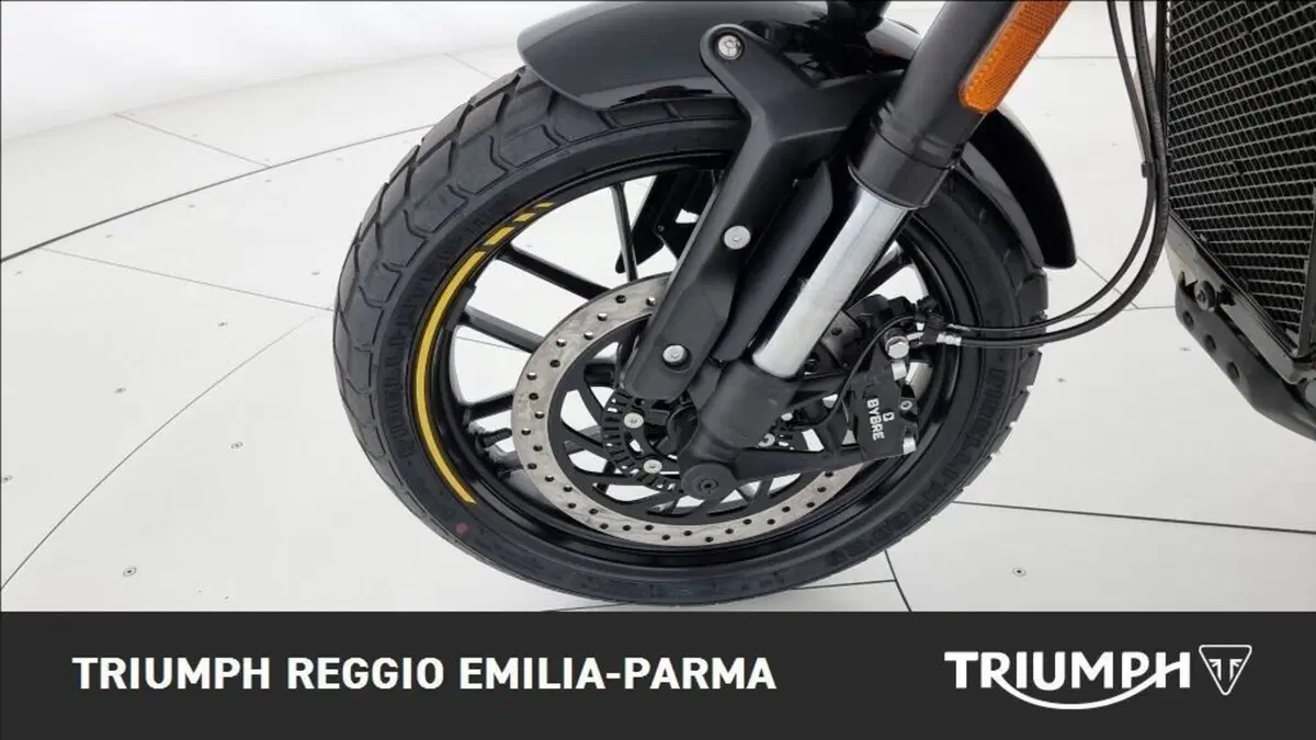 Triumph Tracker 400 (2026) (21)