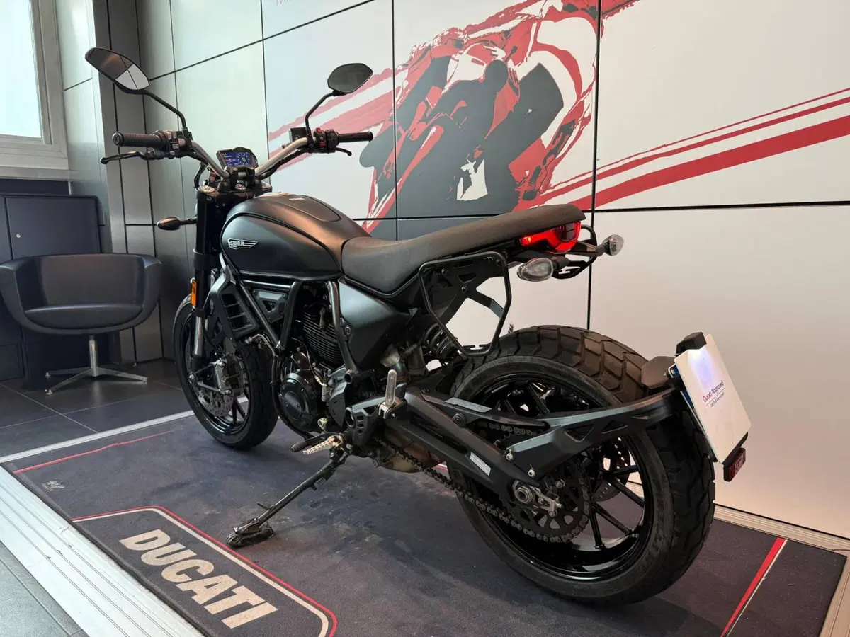 Ducati Scrambler 800 Icon Dark (2025 - 26) (9)