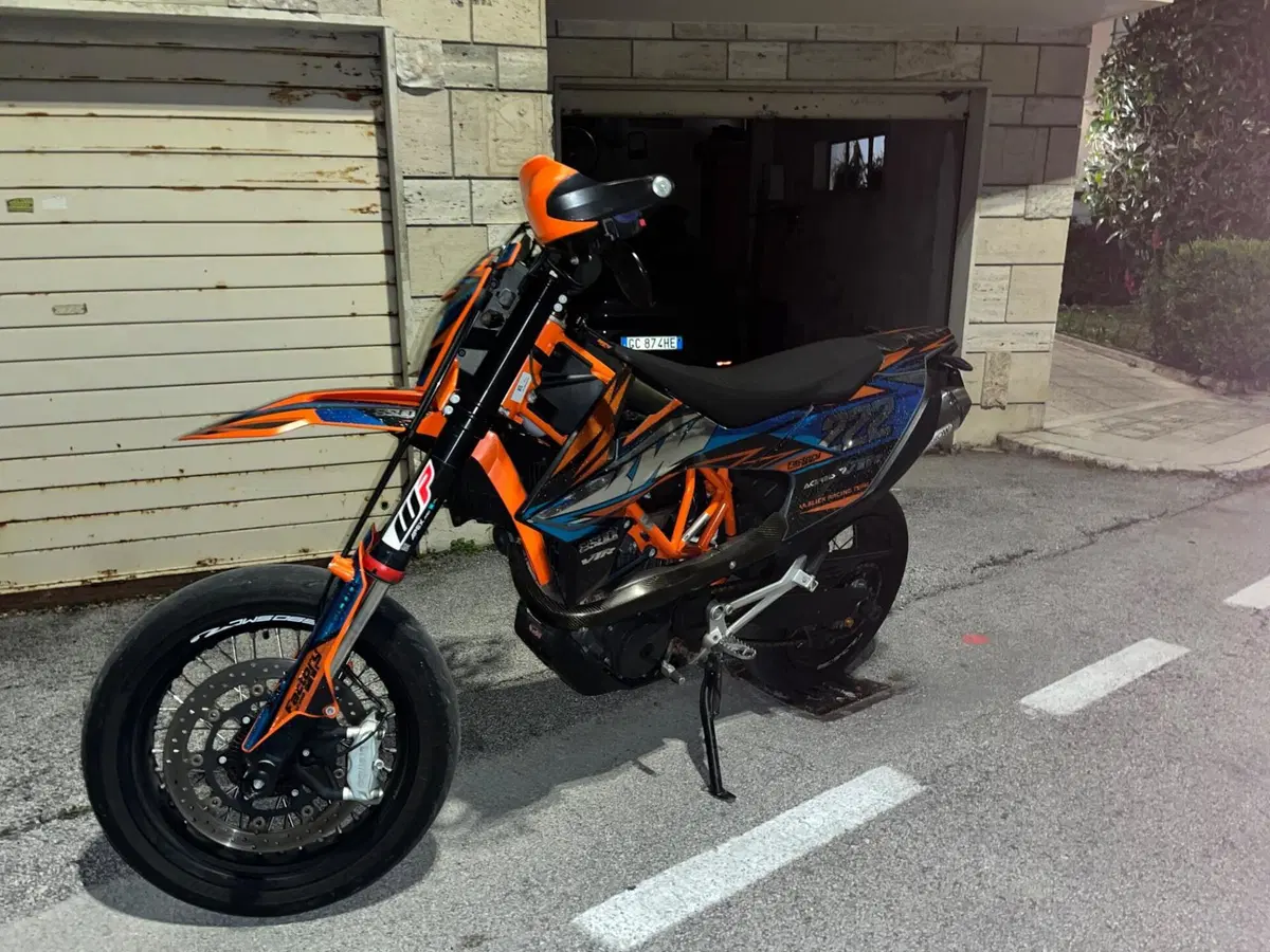 KTM 690 SMC R (2021 - 22) (2)